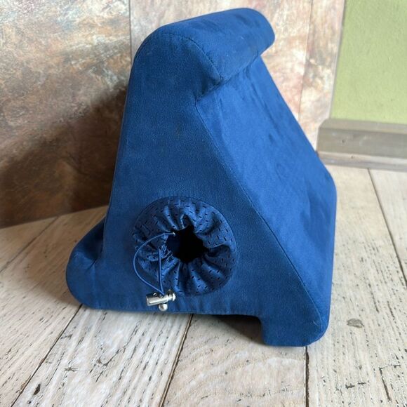 Flippy Pillow Tablet Original Blue iPad EReader Audio Book Stand Plush Lap Easel - Picture 4 of 12